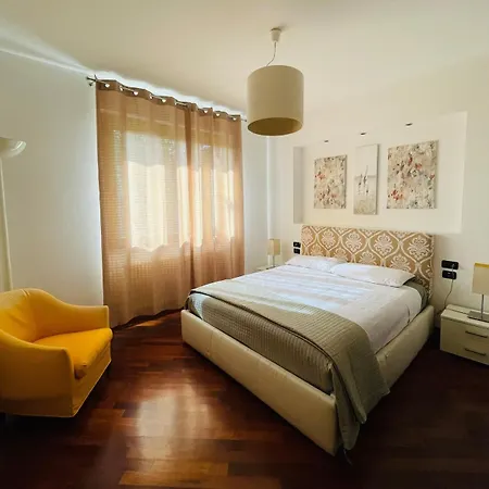 Borromeo 37, Beautiful In Greenery, In Como's Hills Villa