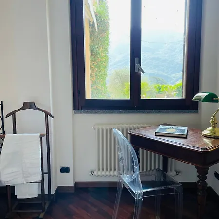 Borromeo 37, Beautiful In Greenery, In Como's Hills Villa