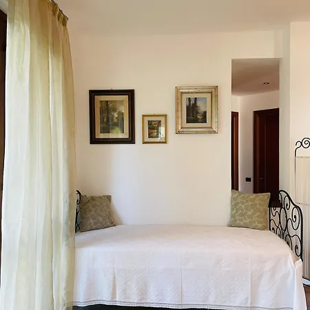 Borromeo 37, Beautiful In Greenery, In Como's Hills Villa