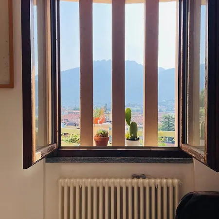 Borromeo 37, Beautiful In Greenery, In Como's Hills Villa *