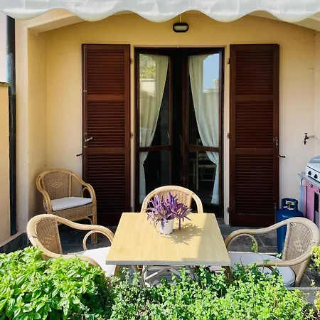 Borromeo 37, Beautiful In Greenery, In Como's Hills Villa *
